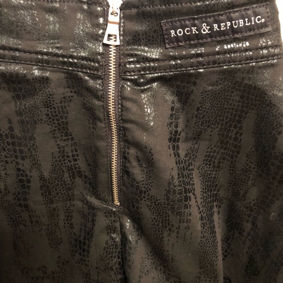 New Rock & Republic Croquette Snake Skin Skirt NWT - Picture 3 of 6